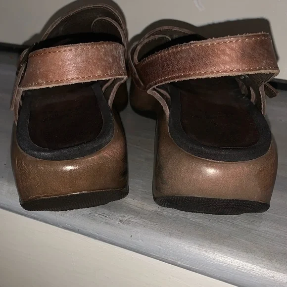 Dansko Brown Leather Sandals - Picture 3 of 11